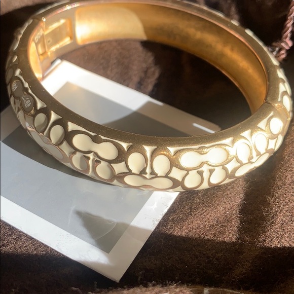 💯 Authentic Coach Embossed Ring & Cuff Set - Picture 4 of 9